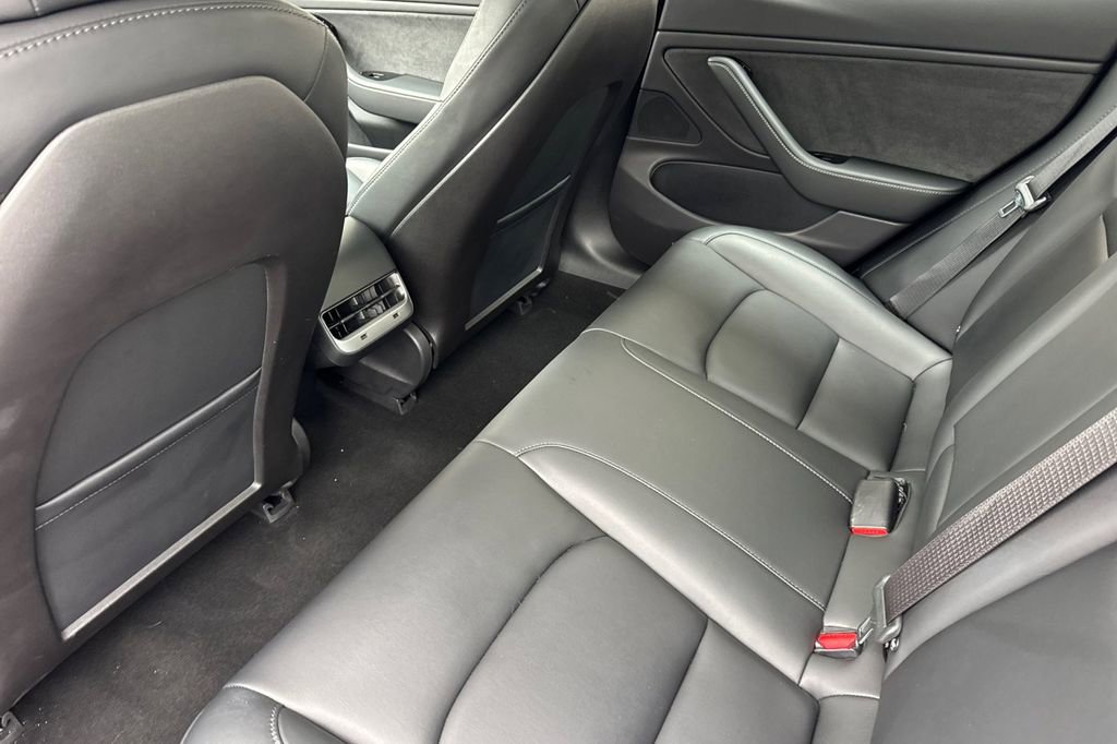 Used 2018 Tesla Model 3 Long Range RWD image 12