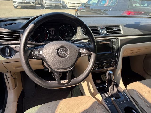 Used 2016 Volkswagen Passat 1.8T R-Line image 9