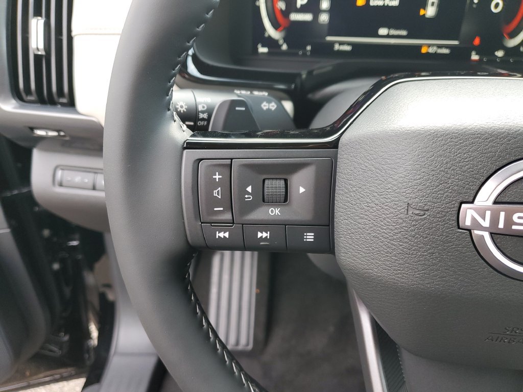 New 2026 Nissan Pathfinder SL FWD image 24
