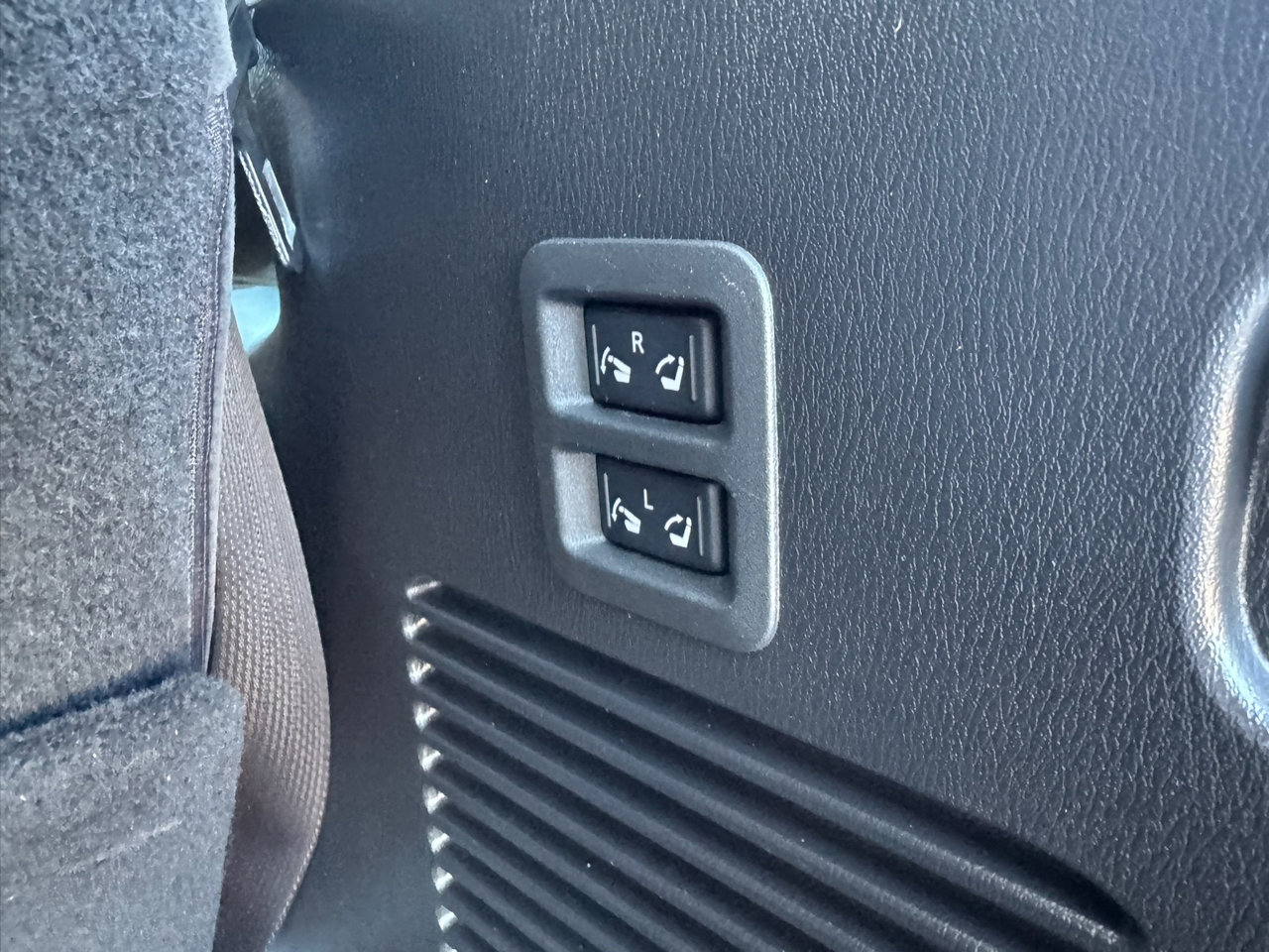 Used 2020 Nissan Armada SV w/ Driver Package image 50