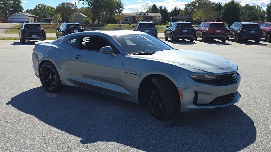 Used 2024 Chevrolet Camaro LT RWD image 2