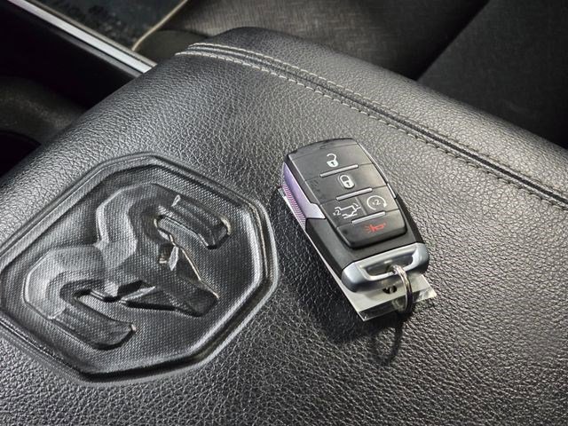 Used 2021 RAM 1500 Laramie AWD/4WD image 43