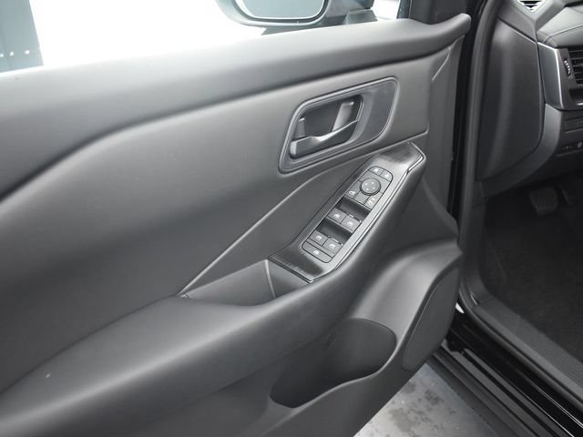 New 2025 Nissan Rogue S FWD image 11