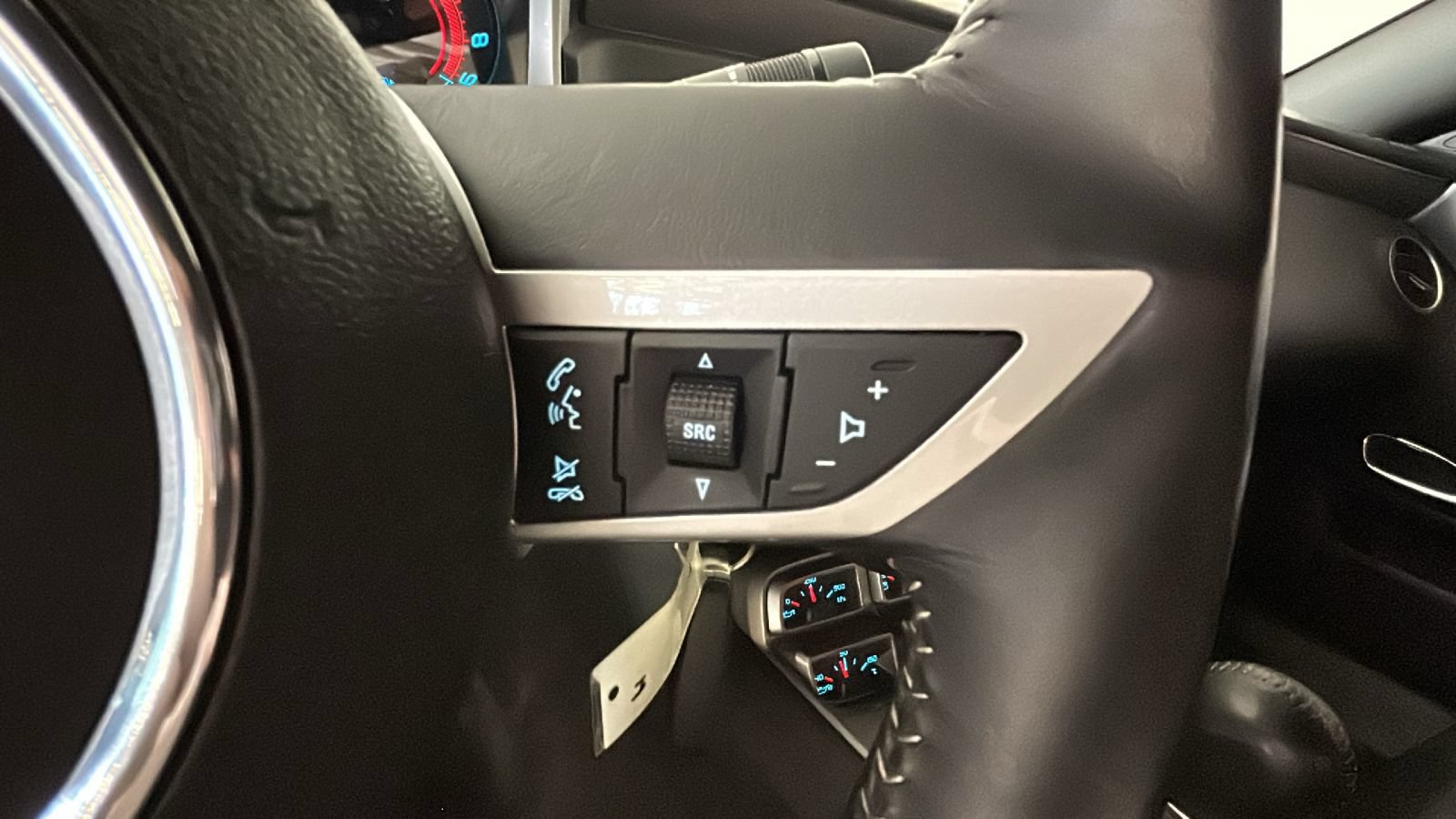 Used 2010 Chevrolet Camaro SS RWD image 17