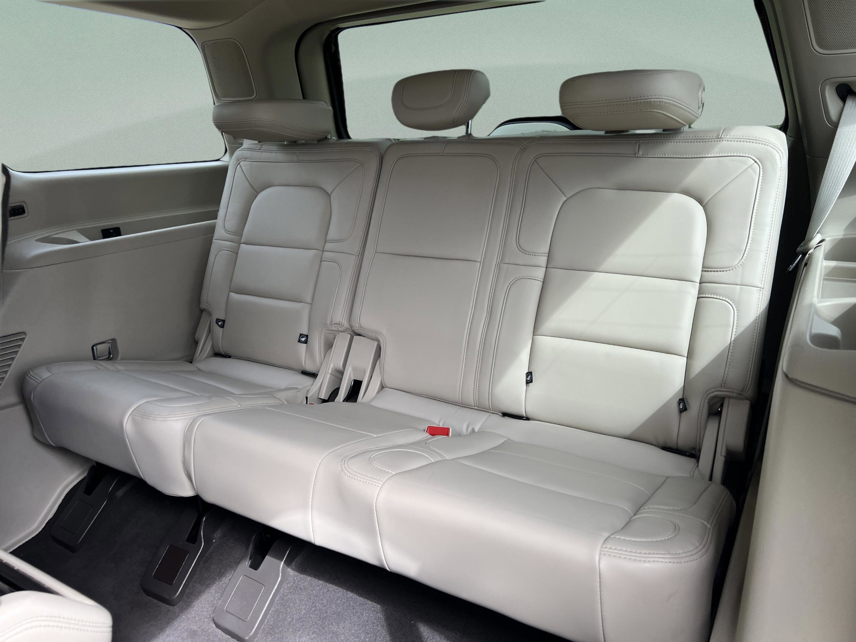 Used 2020 Lincoln Navigator Reserve w/ Luxury Package image 22