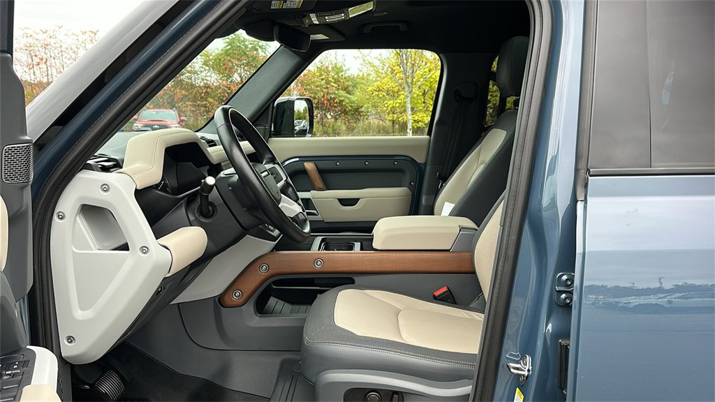 Certified 2023 Land Rover Defender 110 X-Dynamic SE image 10