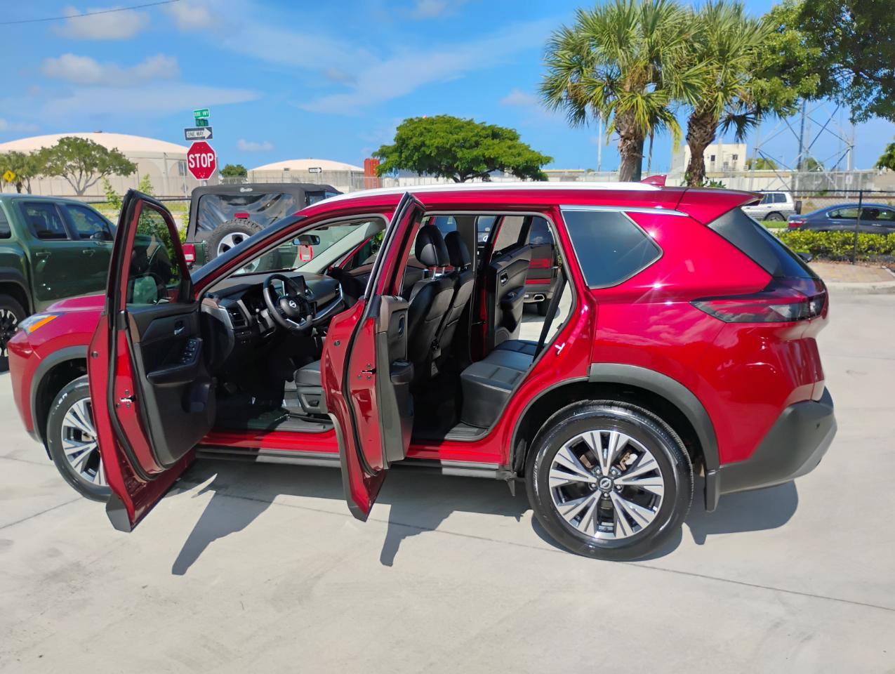 Used 2023 Nissan Rogue SV w/ SV Premium B Package FWD image 26
