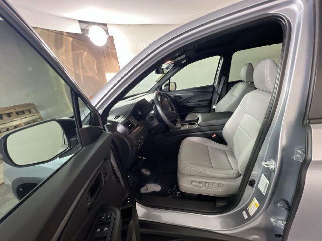 Used 2025 Honda Passport EX-L image 14