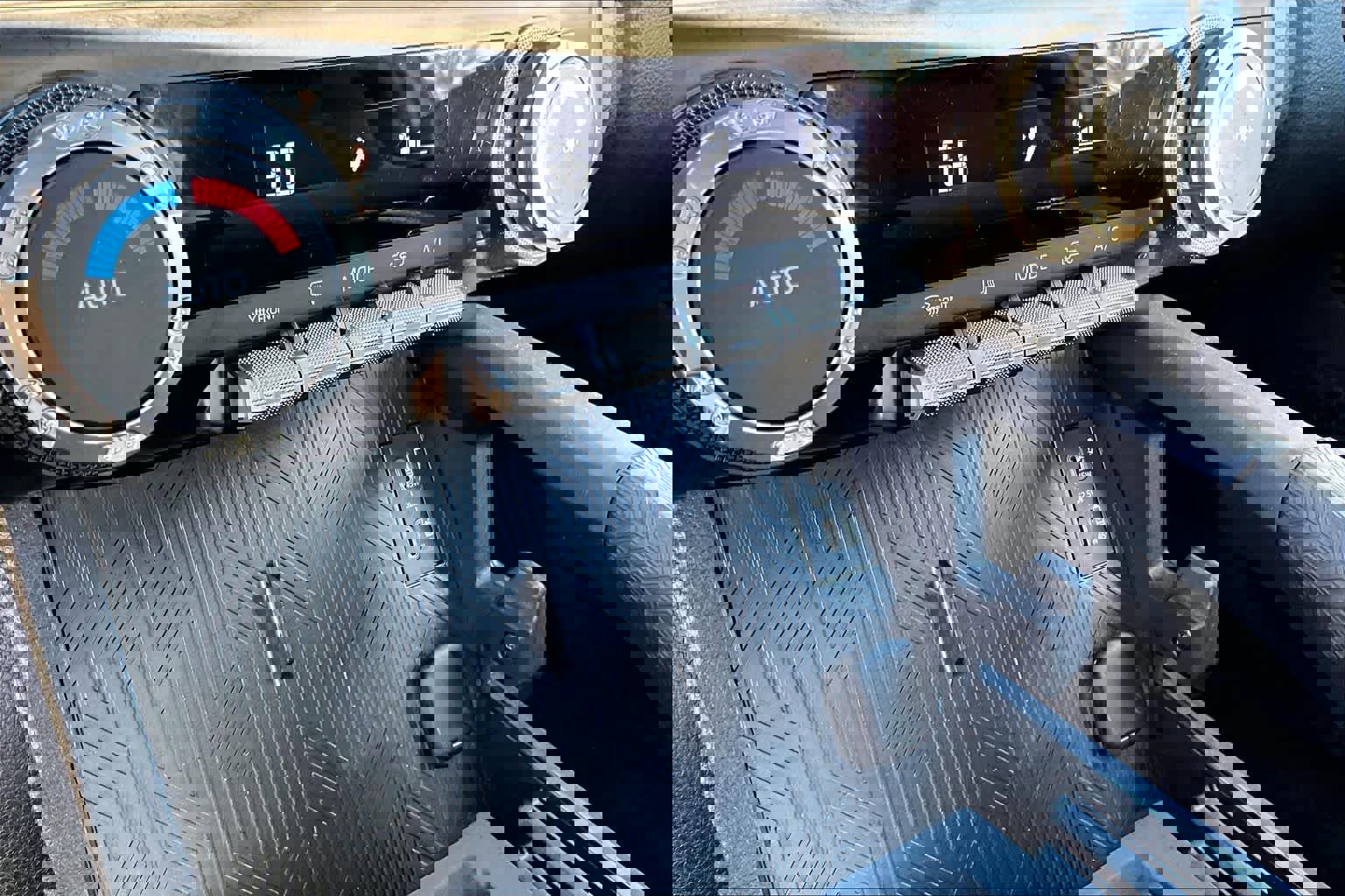 Used 2025 Toyota Tacoma TRD Sport image 33