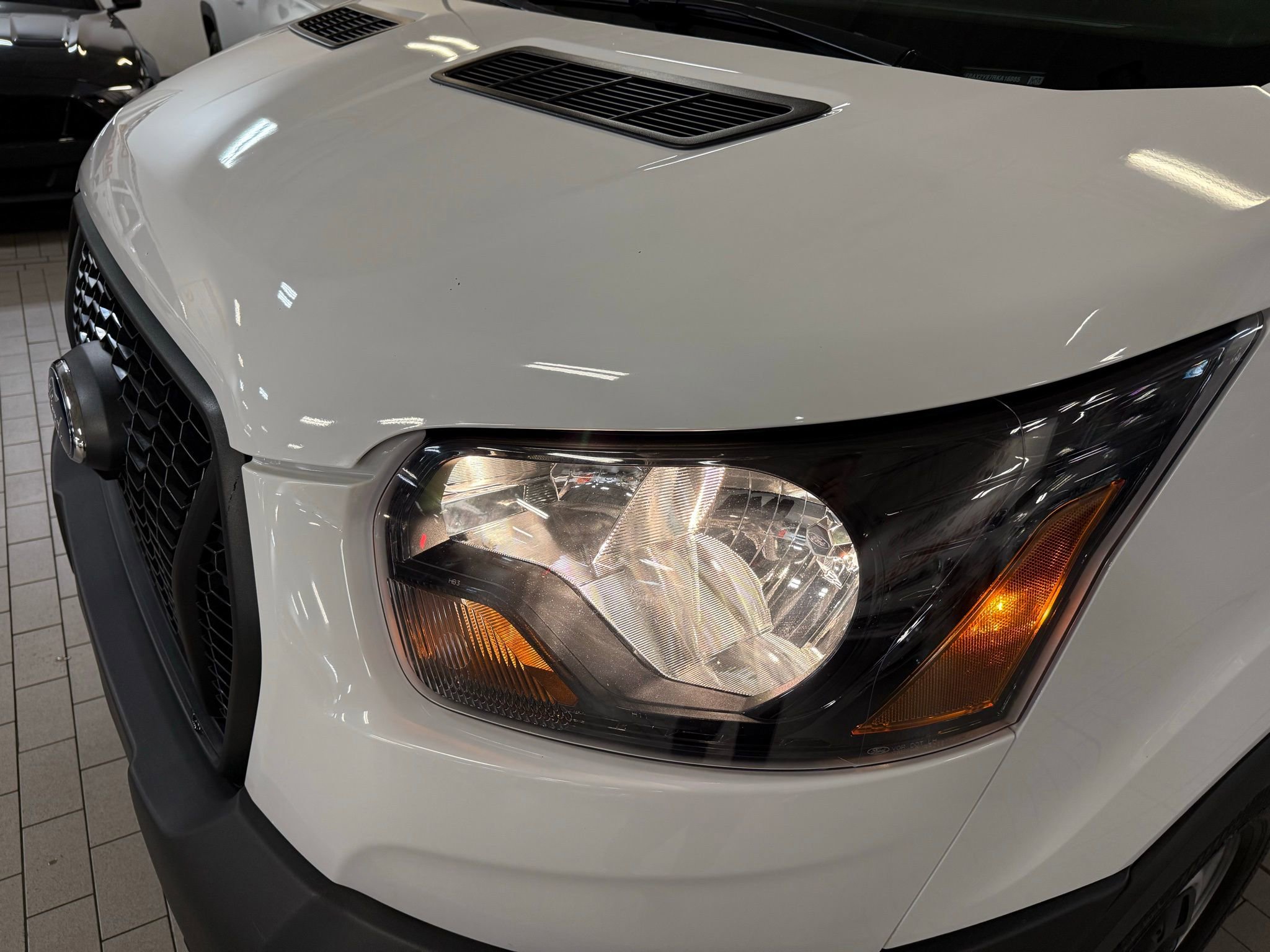 Used 2024 Ford Transit 350 XL image 17