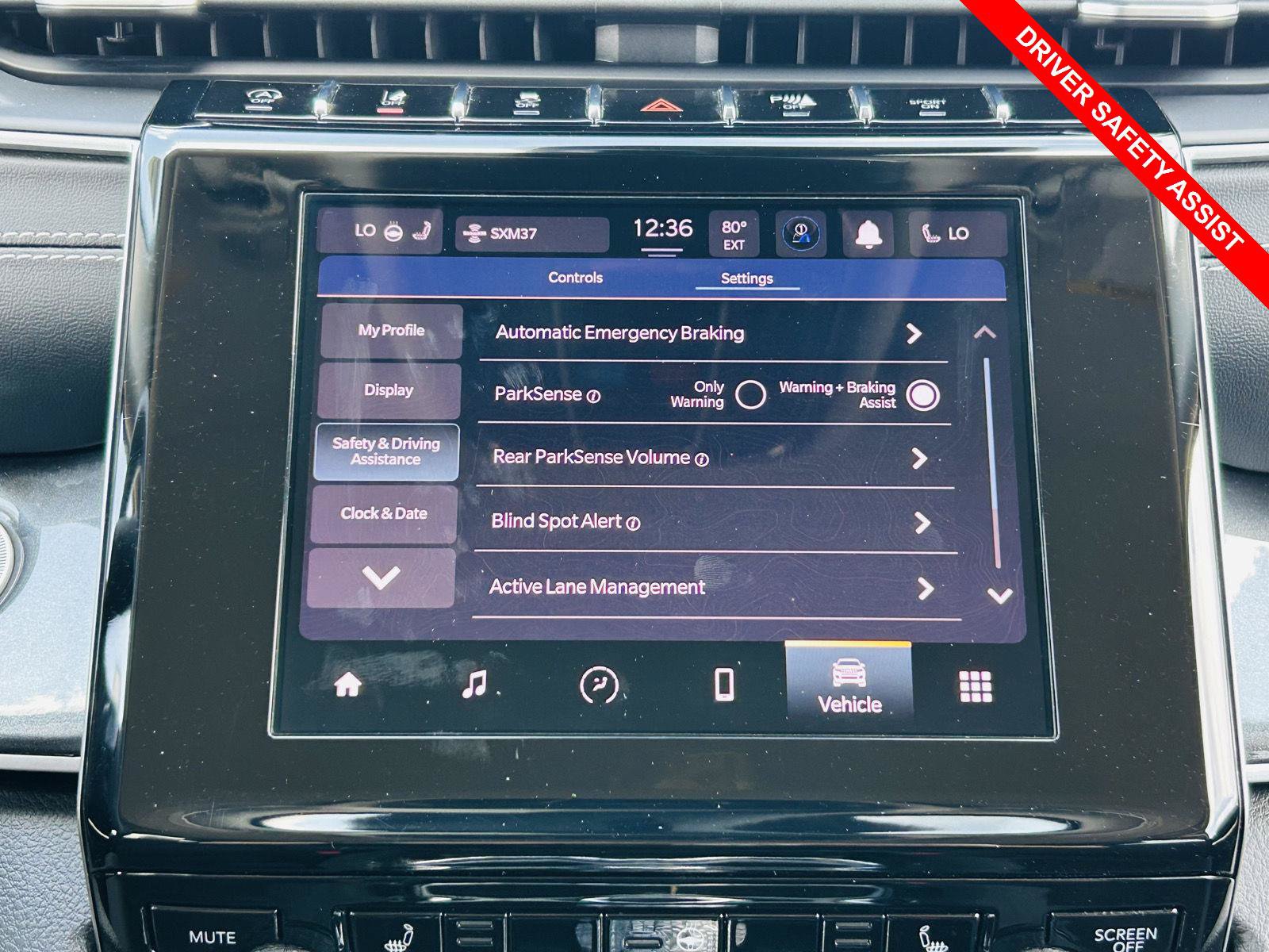 Used 2022 Jeep Grand Cherokee L Laredo w/ Luxury Tech Group I AWD/4WD image 6