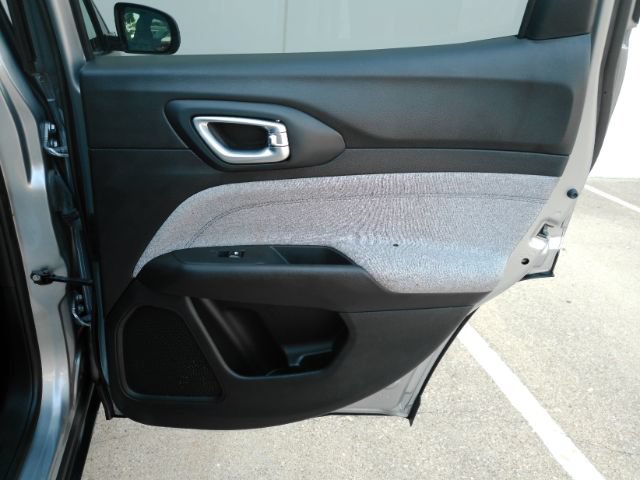 Used 2023 Jeep Compass Latitude AWD/4WD image 20