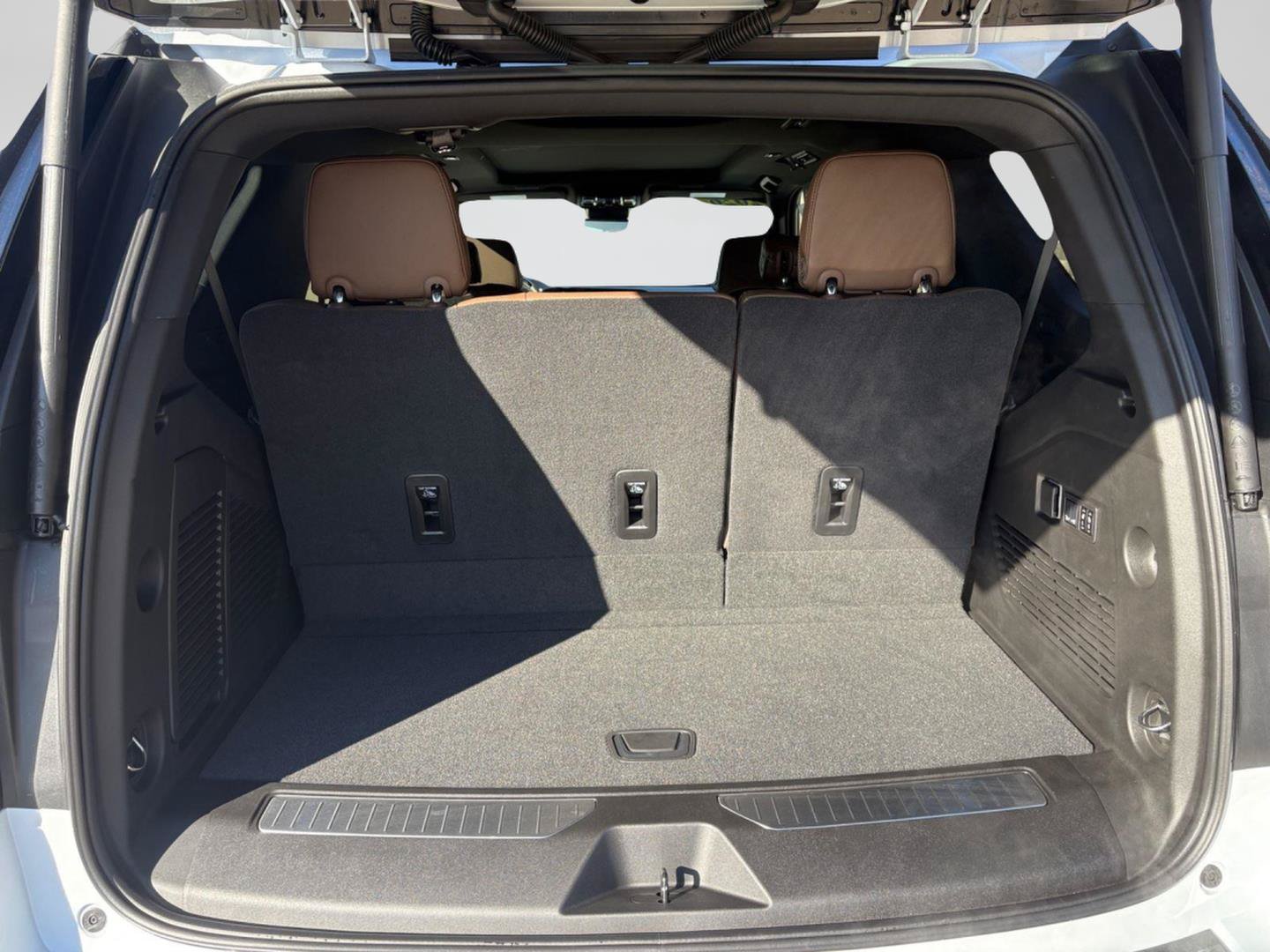 New 2026 Chevrolet Tahoe High Country AWD/4WD image 24
