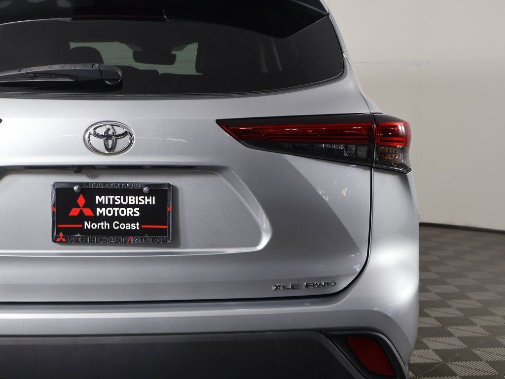 Used 2020 Toyota Highlander XLE image 17