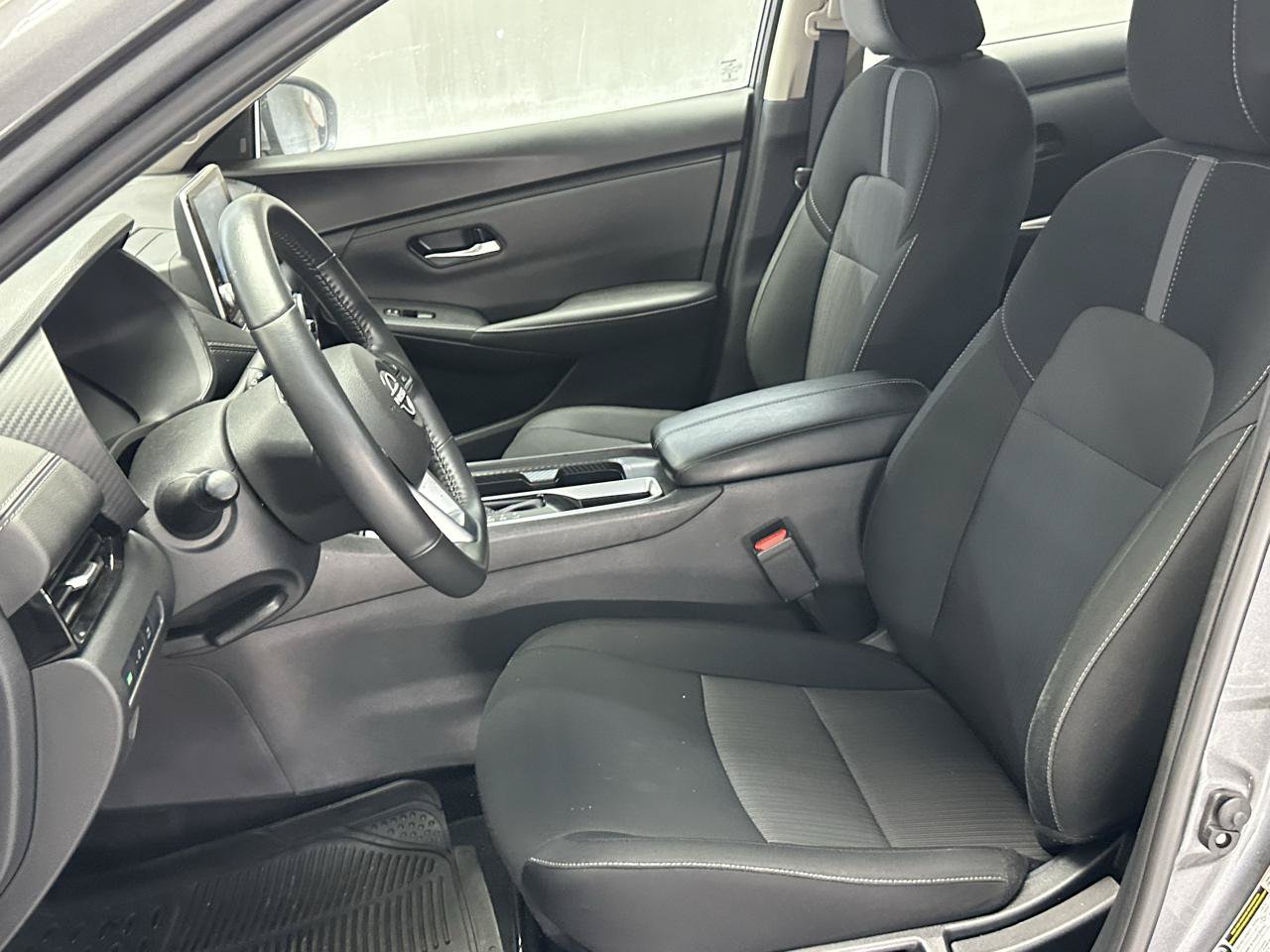 Used 2025 Nissan Sentra SV FWD image 21