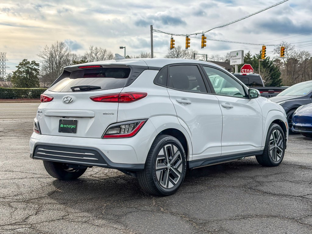 Used 2023 Hyundai Kona Limited image 3