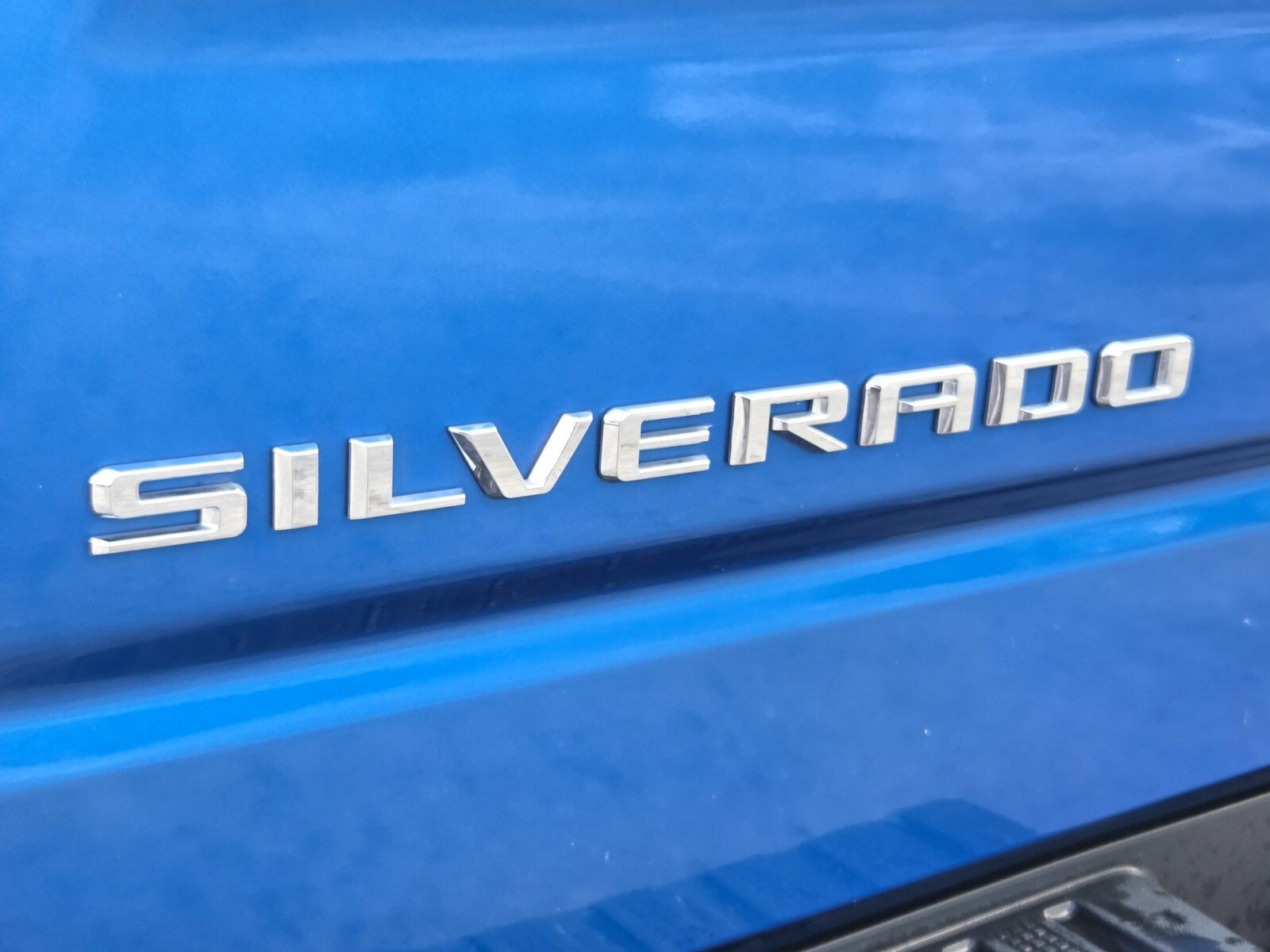 Used 2023 Chevrolet Silverado 1500 LT RWD image 14