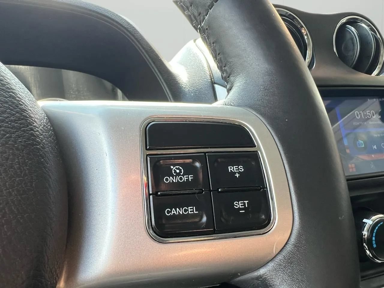 Used 2015 Jeep Compass Latitude AWD/4WD image 35