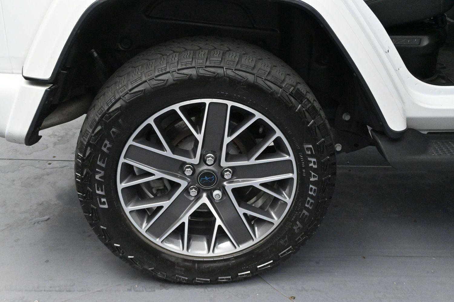Used 2024 Jeep Wrangler High Altitude AWD/4WD image 37