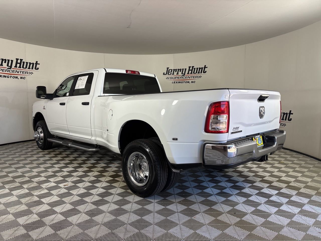 Used 2024 RAM 3500 Big Horn image 6