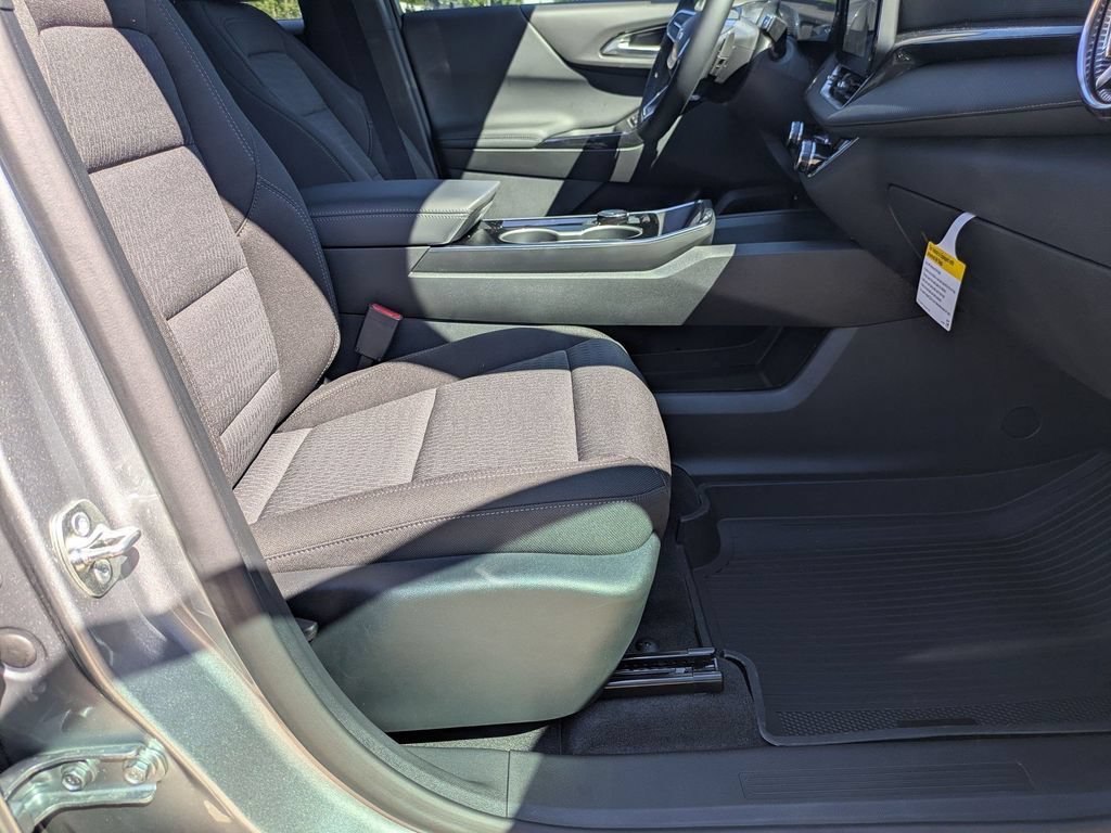 New 2026 Chevrolet Equinox LT w/ Safety and Technology Package FWD image 37