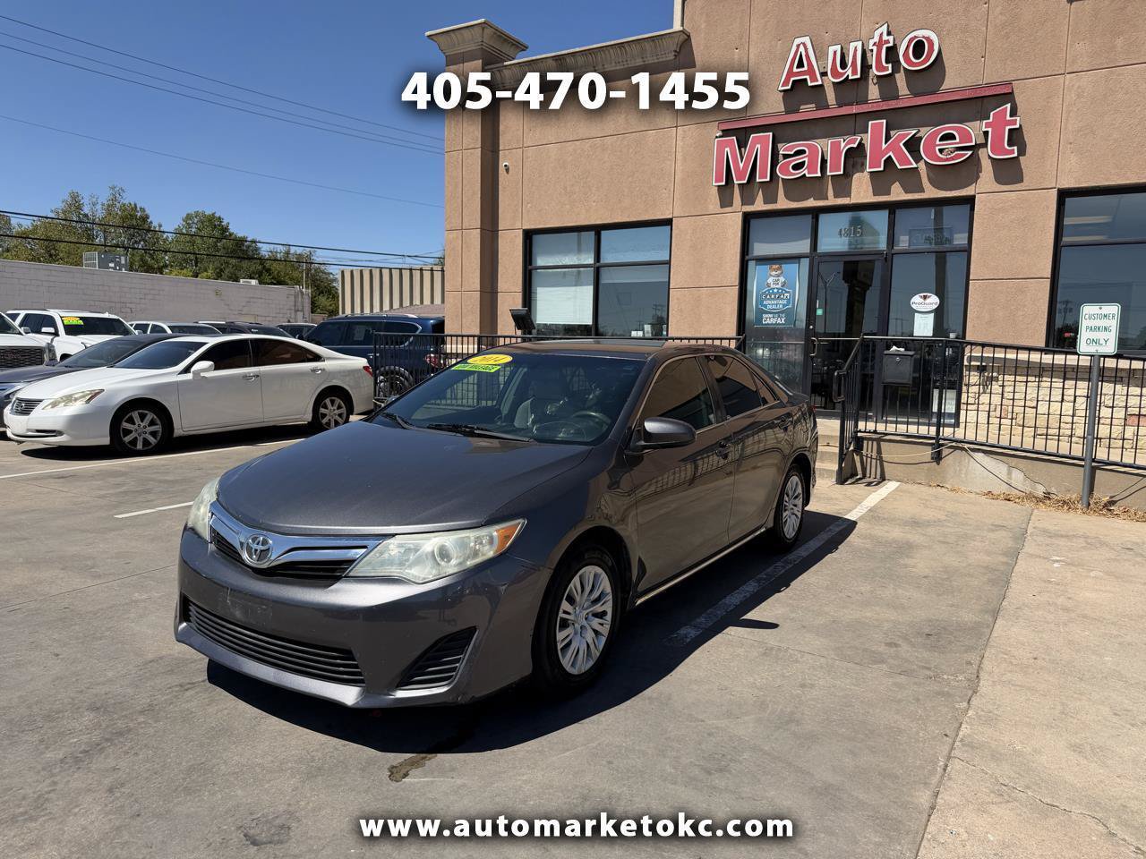 Used 2014 Toyota Camry LE FWD image 1