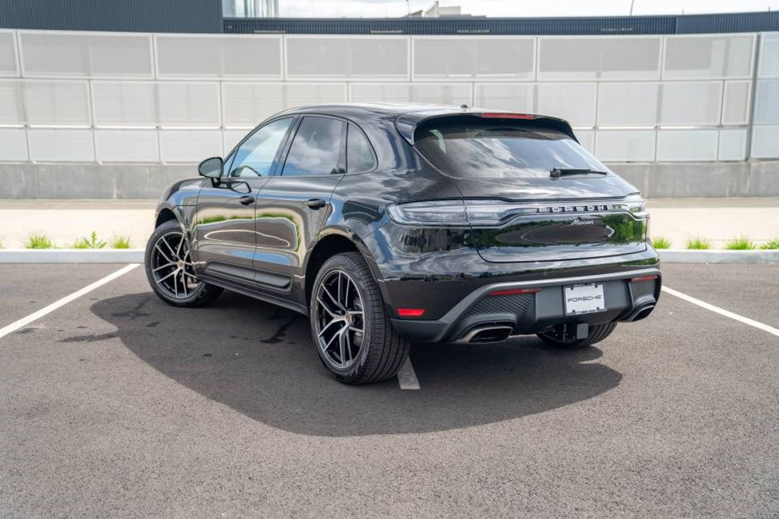 New 2026 Porsche Macan AWD/4WD image 3