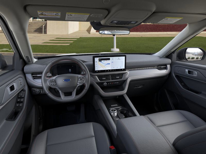 Used 2025 Ford Explorer Active w/ Active Comfort Package image 9