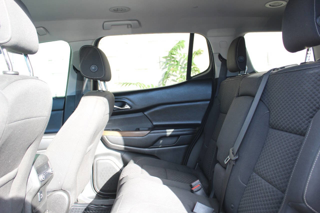 Used 2018 GMC Acadia SLE image 13