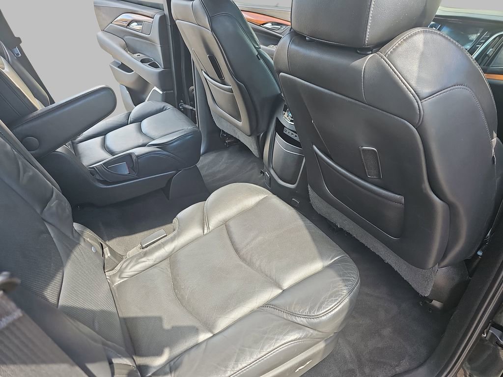 Certified 2018 Cadillac Escalade Luxury AWD/4WD image 14