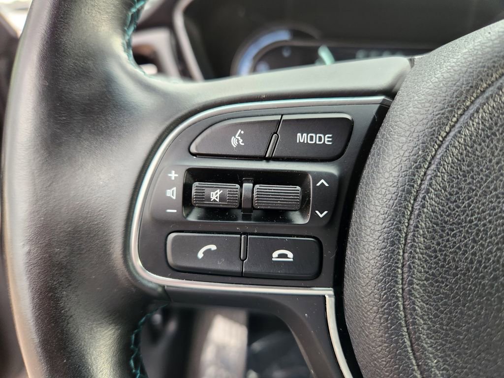 Certified 2022 Kia Niro EX Premium w/ Cold Weather Package FWD image 23
