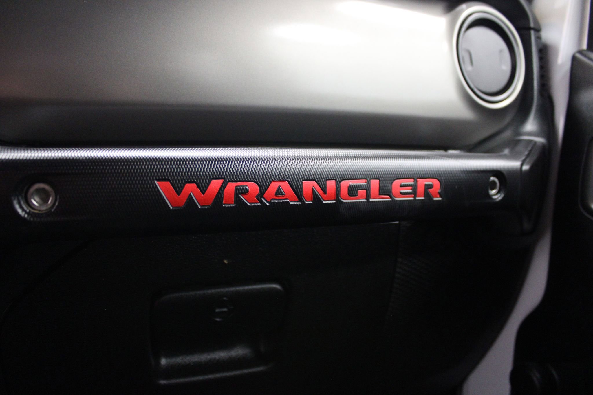 Used 2018 Jeep Wrangler Unlimited Sport image 38