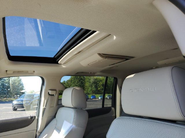 Used 2015 GMC Yukon XL Denali w/ Touring Package AWD/4WD image 6