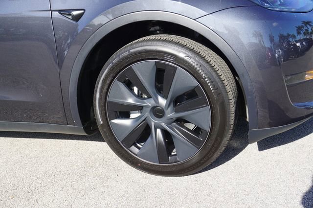 Used 2025 Tesla Model Y Long Range image 12