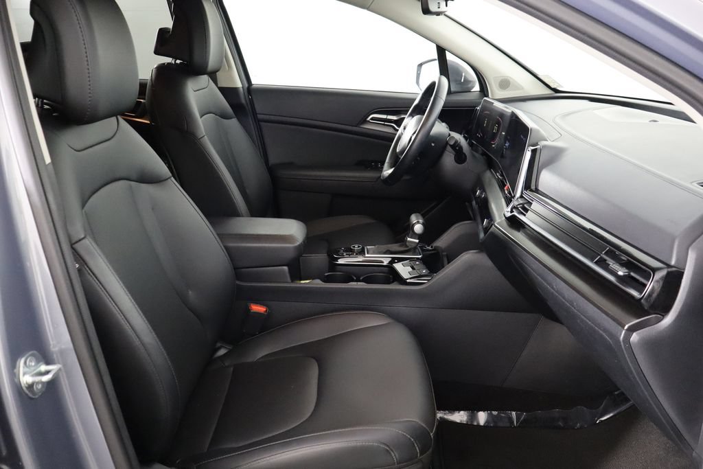 Used 2025 Kia Sportage EX FWD image 18
