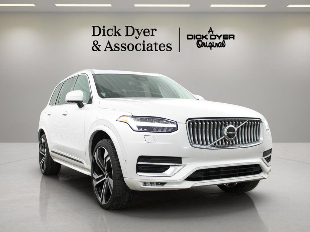 Certified 2024 Volvo XC90 B6 Ultimate w/ Lounge Package AWD/4WD image 3