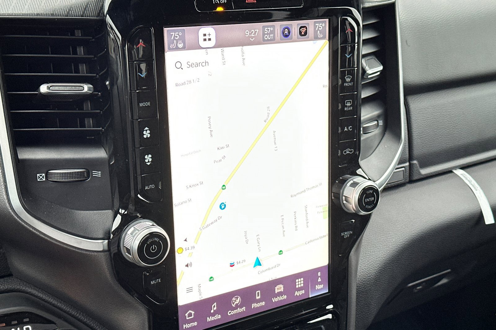 New 2026 RAM 1500 4x4 Crew Cab image 19