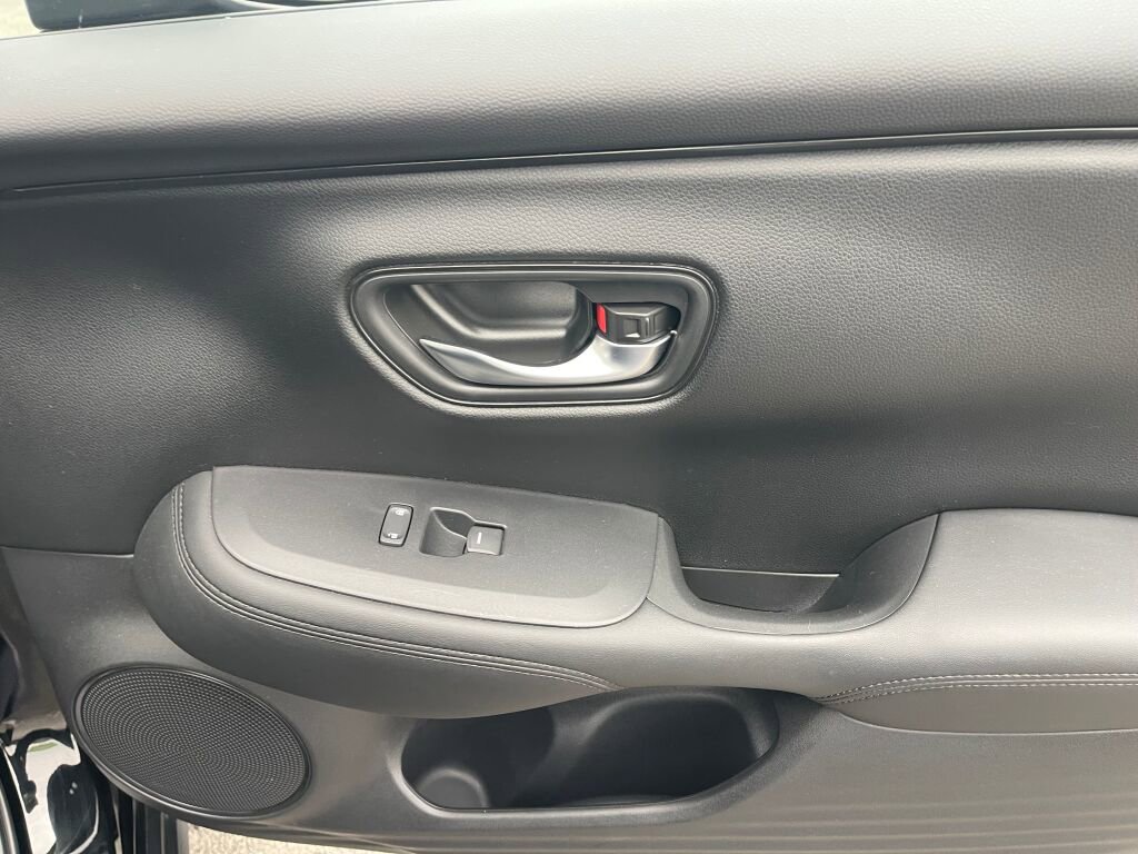Certified 2024 Honda HR-V LX image 30