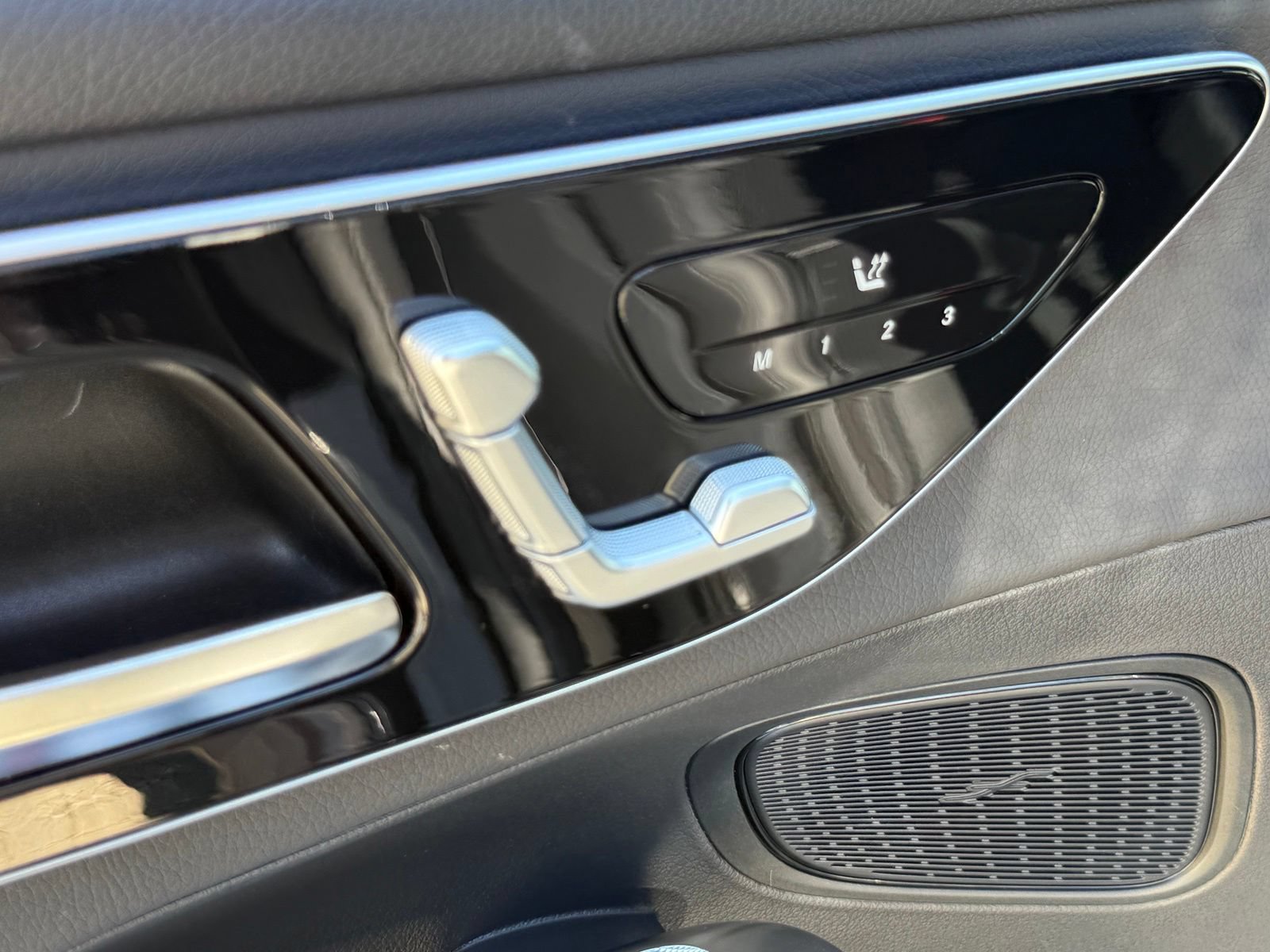 Used 2026 Mercedes-Benz GLC 300 image 23