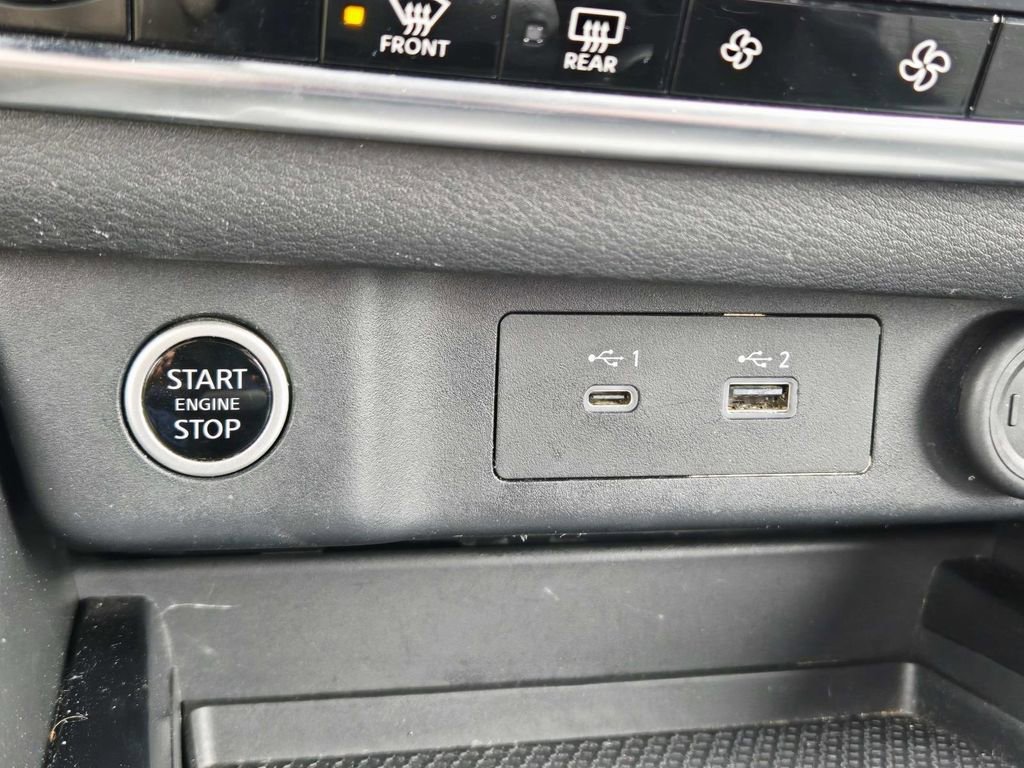 Used 2023 Nissan Rogue SV image 28