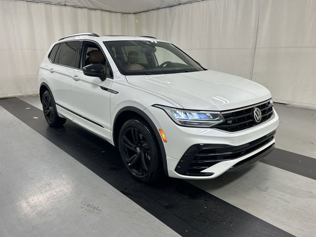 Used 2023 Volkswagen Tiguan SE R-Line FWD image 7