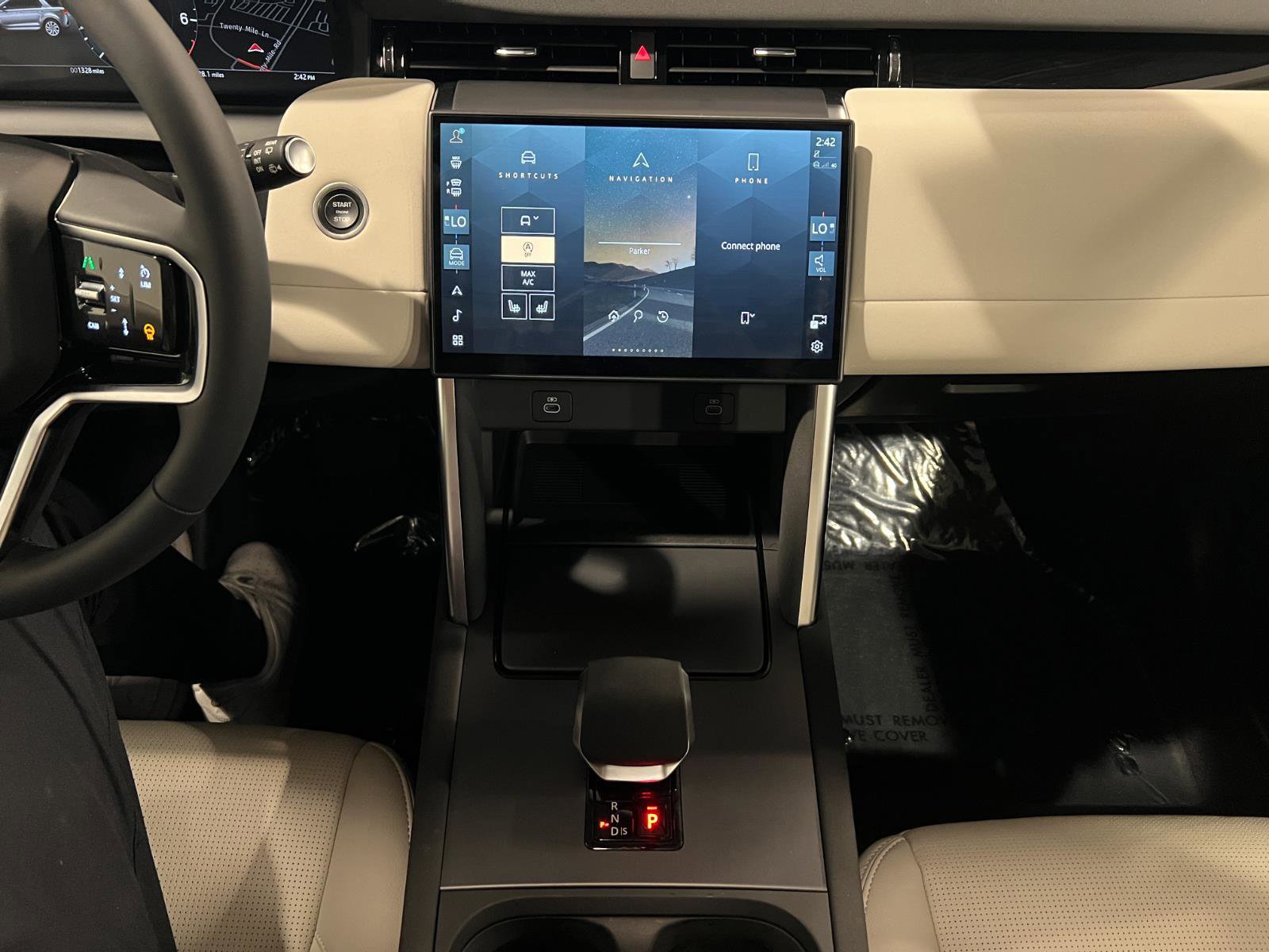 Used 2025 Land Rover Discovery Sport S image 15