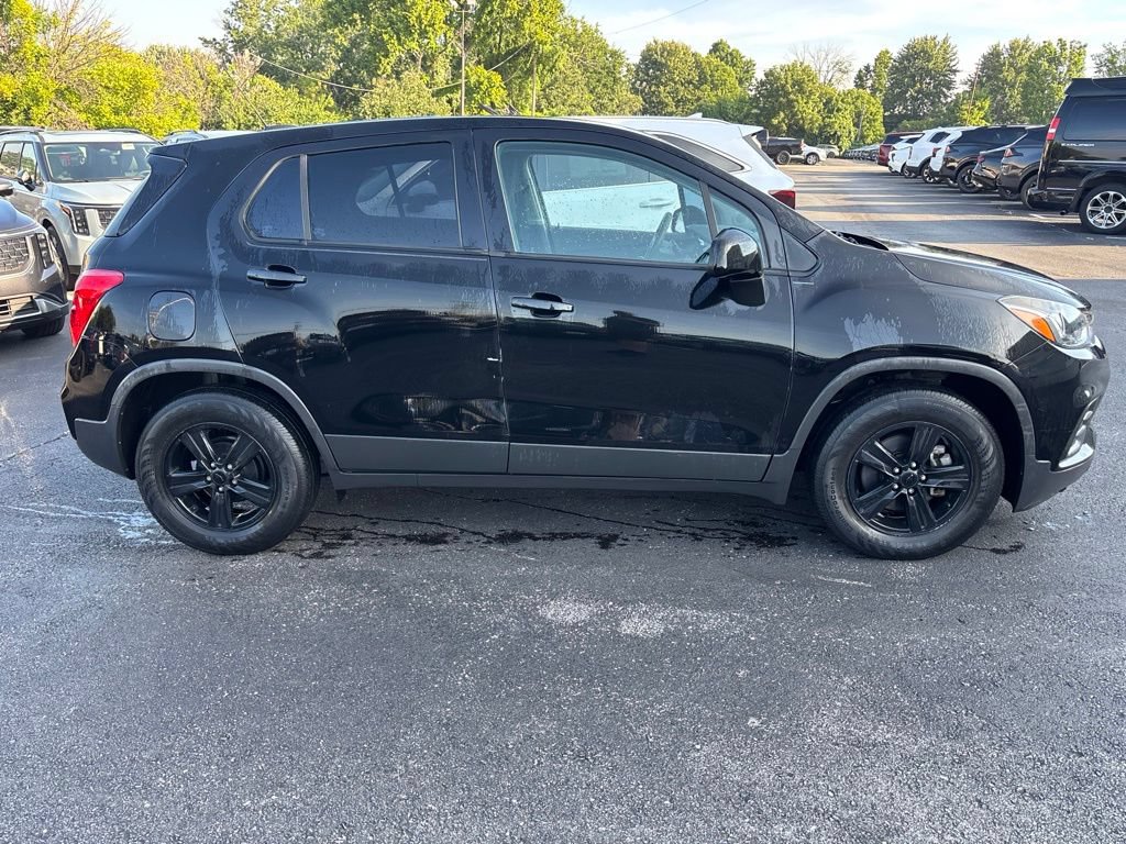 Used 2020 Chevrolet Trax LS FWD image 2