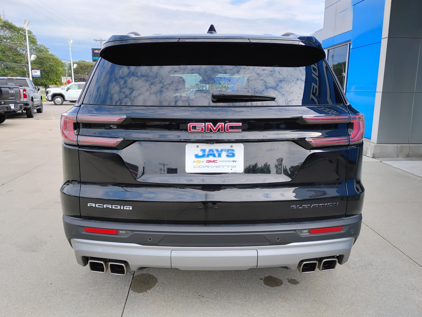 Used 2024 GMC Acadia Elevation FWD image 15