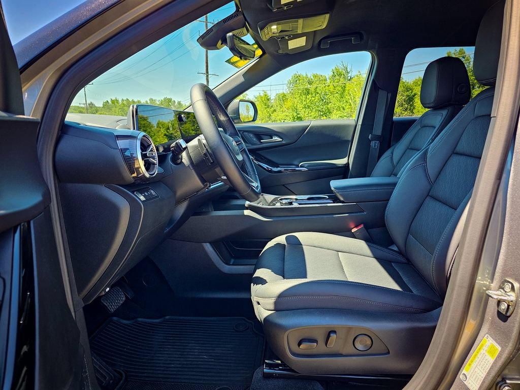Used 2026 Chevrolet Equinox LT w/ Convenience Package II AWD/4WD image 13