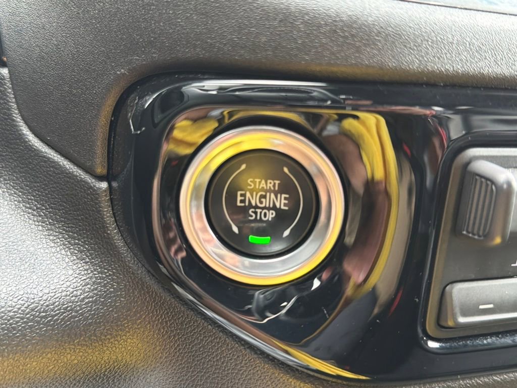 Used 2023 GMC Sierra 1500 SLE image 19