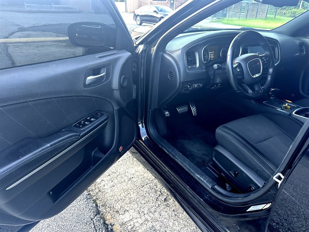 Used 2016 Dodge Charger R/T Scat Pack w/ Beats Audio Group image 9