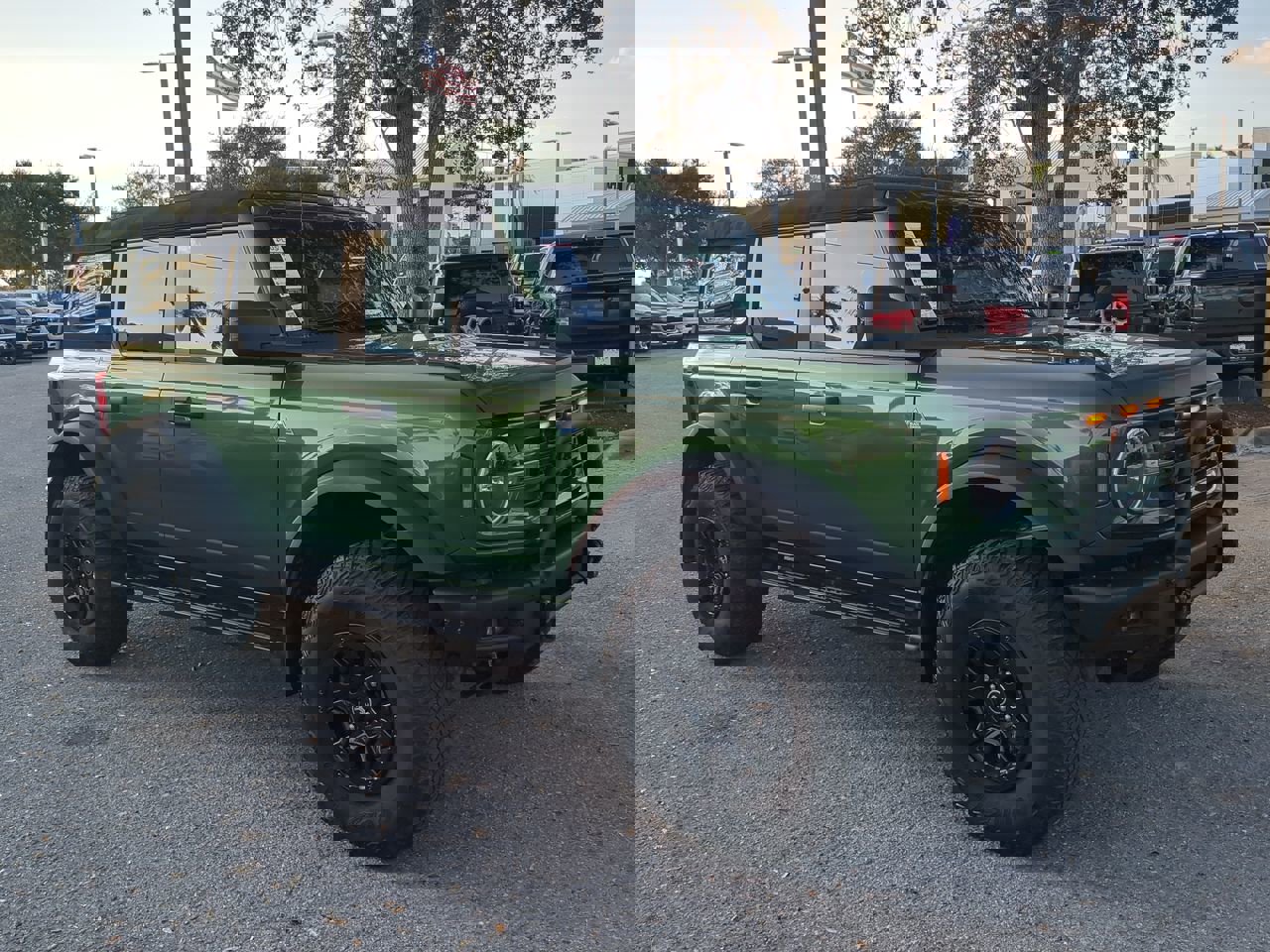 Used 2023 Ford Bronco Black Diamond image 2