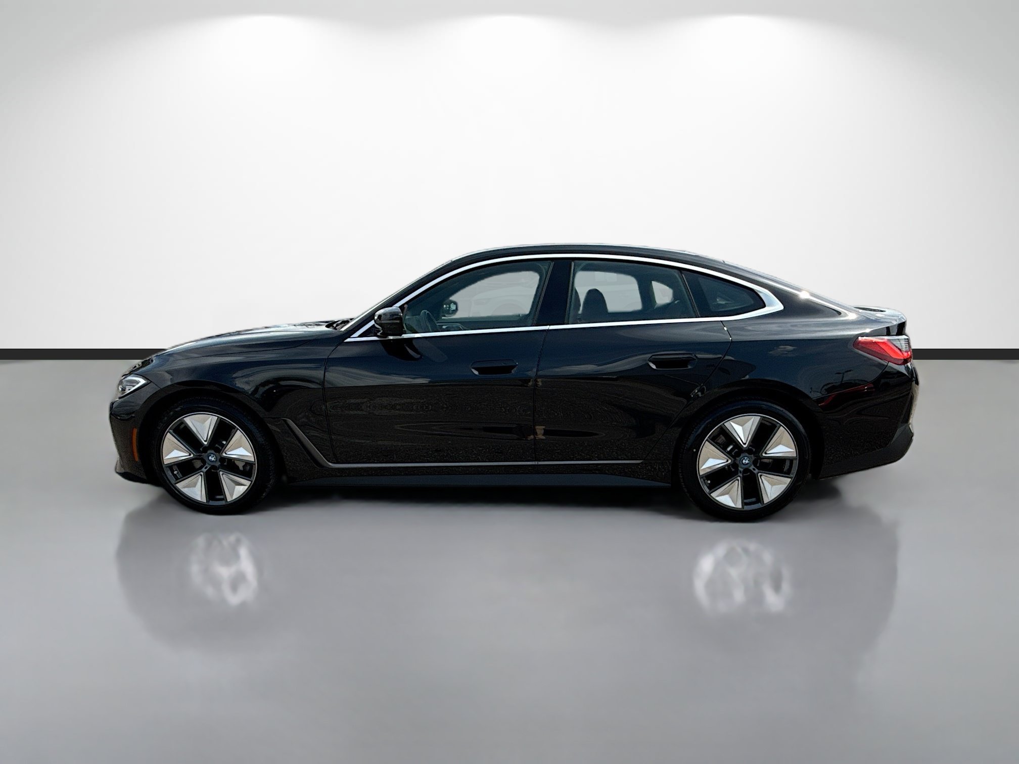Used 2023 BMW i4 eDrive40 w/ Premium Package RWD image 6