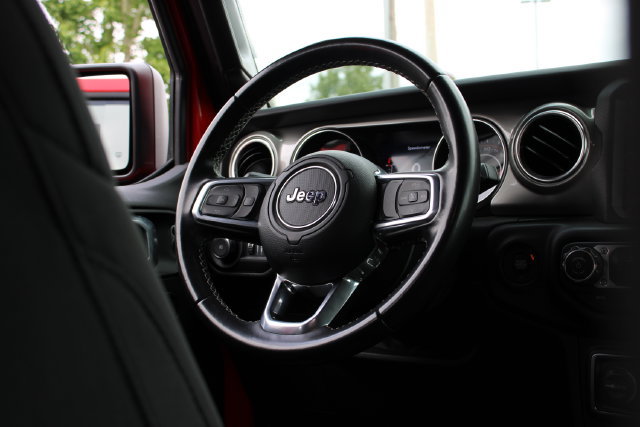 Used 2022 Jeep Wrangler Unlimited Sahara AWD/4WD image 43